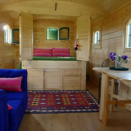 Casa vacanze Les Piégonnaises - Deux Luxueuses Roulottes Et La En Drôme Provençale Piégon
