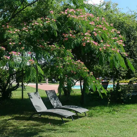 Les Piegonnaises - Deux Luxueuses Roulottes Et La En Drome Provencale Holiday home