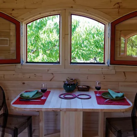 Les Piegonnaises - Deux Luxueuses Roulottes Et La En Drome Provencale Piegon