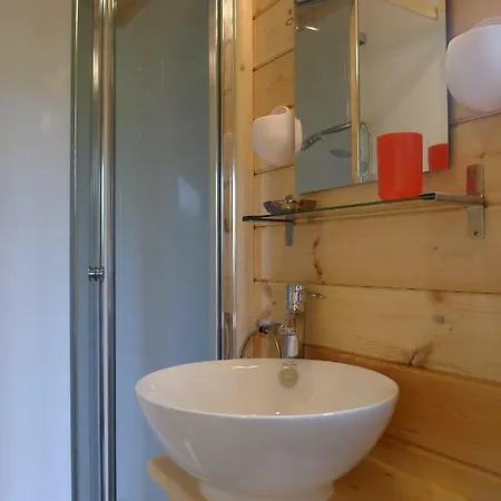 Les Piegonnaises - Deux Luxueuses Roulottes Et La En Drome Provencale Holiday home *