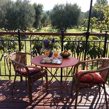 Nyaraló Les Piegonnaises - Deux Luxueuses Roulottes Et La En Drome Provencale Piégon
