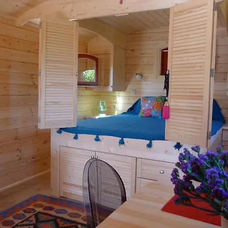 Les Piegonnaises - Deux Luxueuses Roulottes Et La En Drome Provencale *